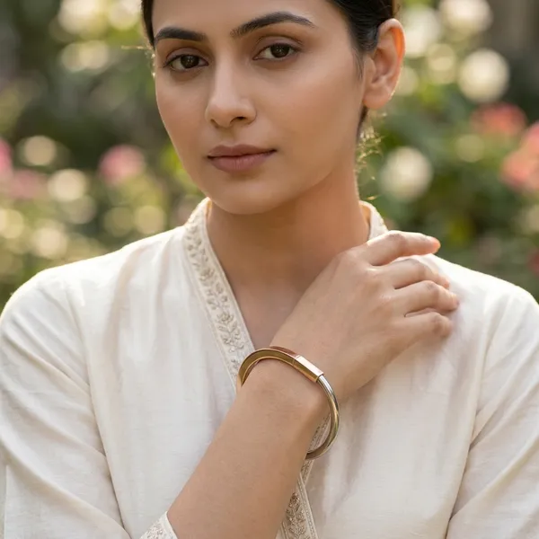 Modern_Two-Tone_Bangle_Bracelet