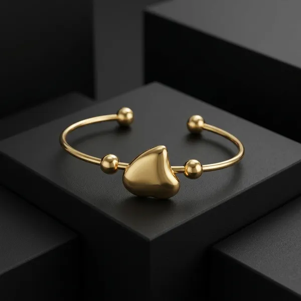 Golden_Heart_Charm_Bracelet