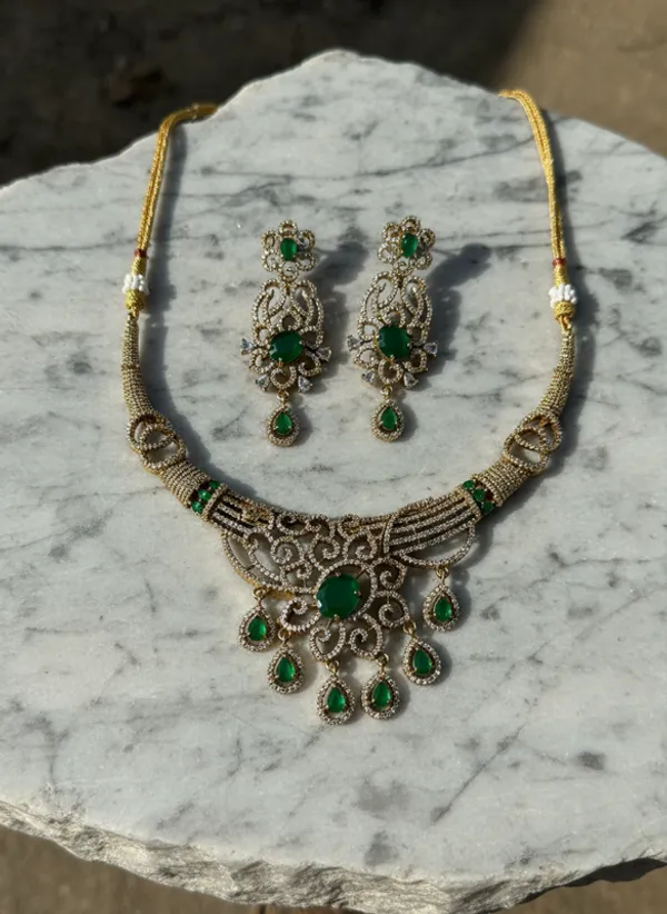 Indian_Set_Gold_Plated_Jewelry_Set_in_Traditional_Ethnic_Style