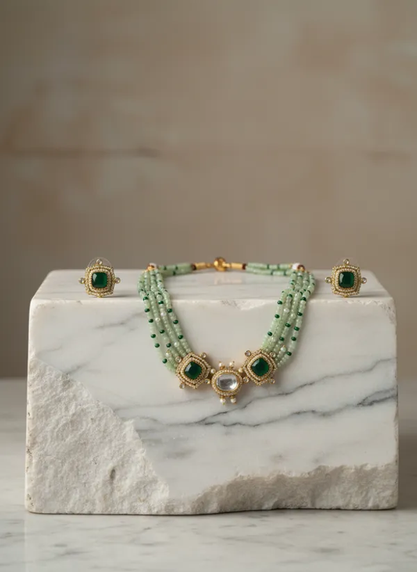 Indian_Set_Elegant_Emerald_Green_Kundan_Beaded_Choker_Necklace_and_Earrings_Jewelry_Set