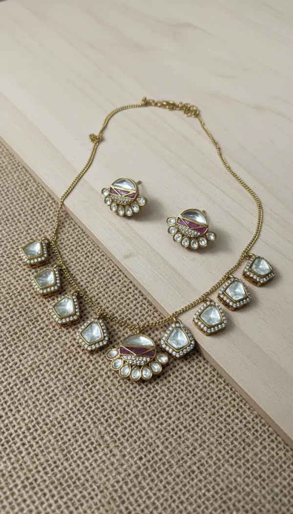 Indian_Set_Gold_Plated_Kundan_Necklace_Set_with_Stud_Earrings