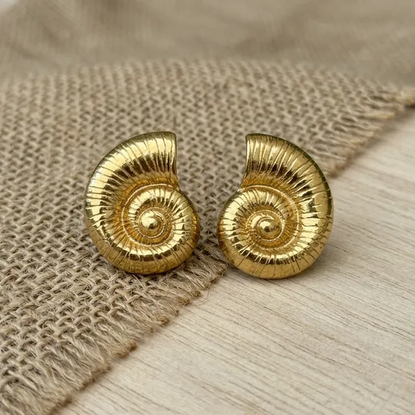 Golden_Nautilus_Spiral_Shell_Stud_Earrings