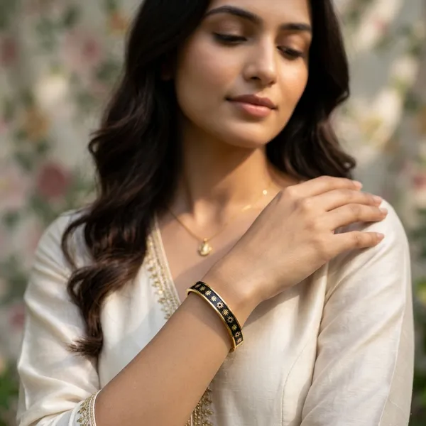 Celestial_Starburst_Gold_Bangle