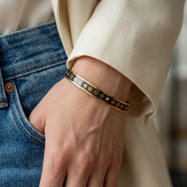 Celestial_Starburst_Gold_Bangle