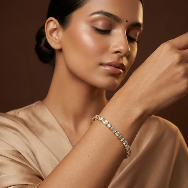 Gold_Baguette_and_Round_Diamond_Tennis_Bracelet