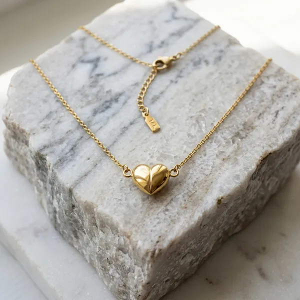 Golden_Heart_Charm_Dainty_Chain