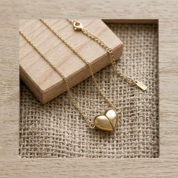 Golden_Heart_Charm_Dainty_Chain