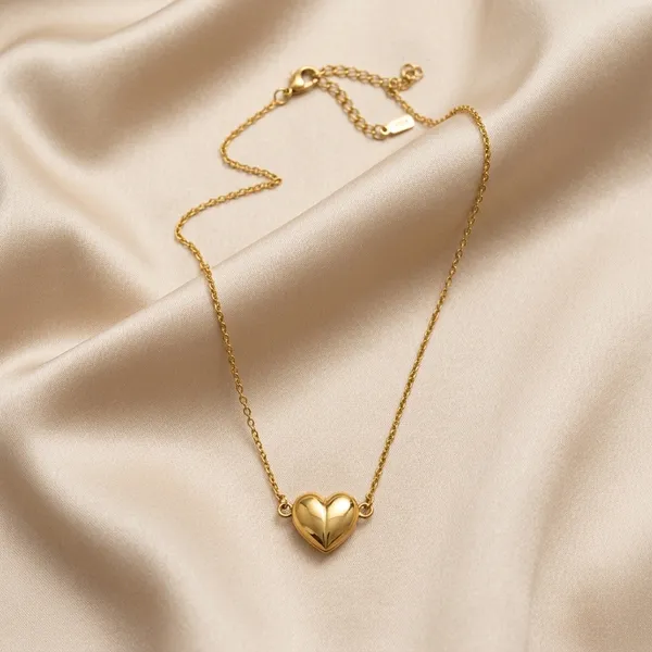 Golden_Heart_Charm_Dainty_Chain