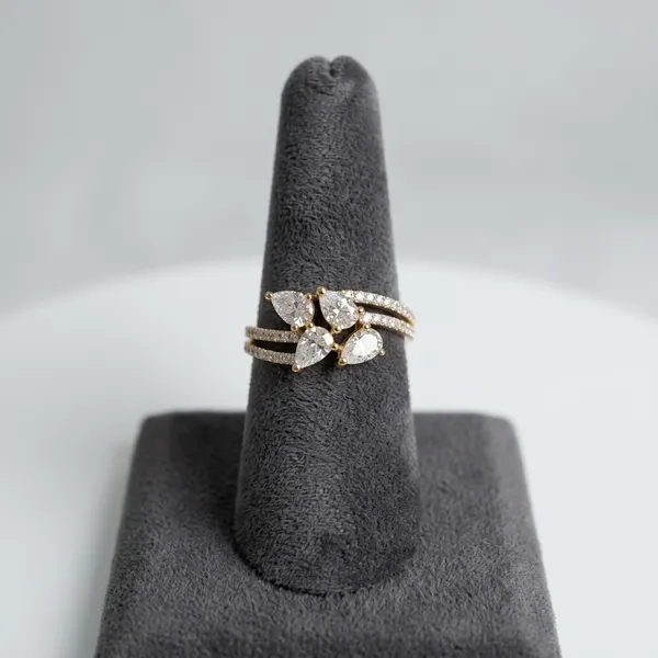 Sparkling_Pear_Cluster_Ring