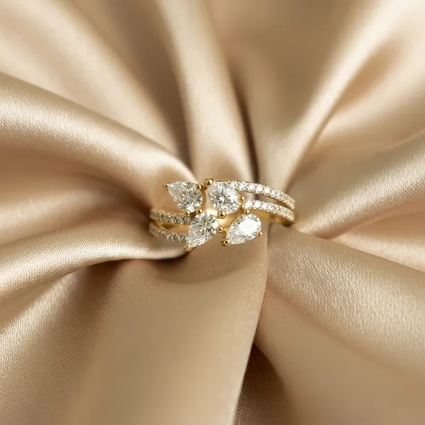 Sparkling_Pear_Cluster_Ring
