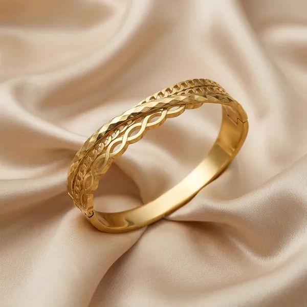 Elegant_Textured_Gold_Bangle