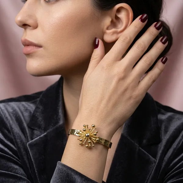 Golden_Starburst_Cuff_Bracelet
