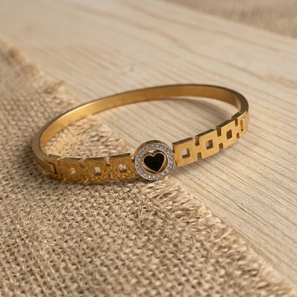 Crystal_Heart_Geometric_Bangle