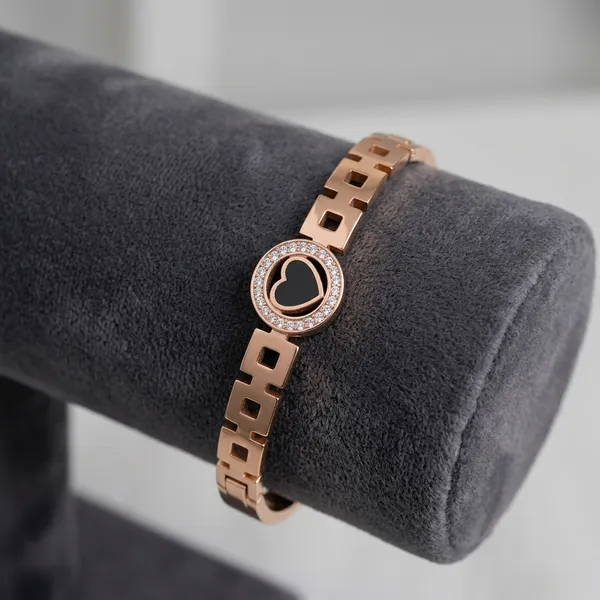 Crystal_Heart_Geometric_Bangle