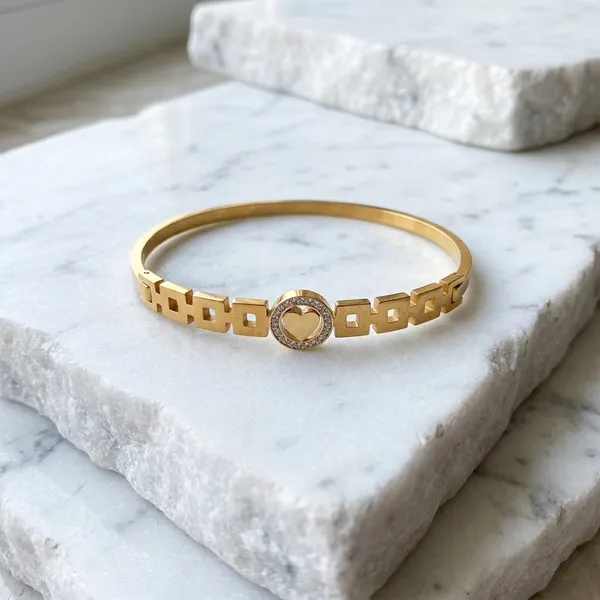 Crystal_Heart_Geometric_Bangle
