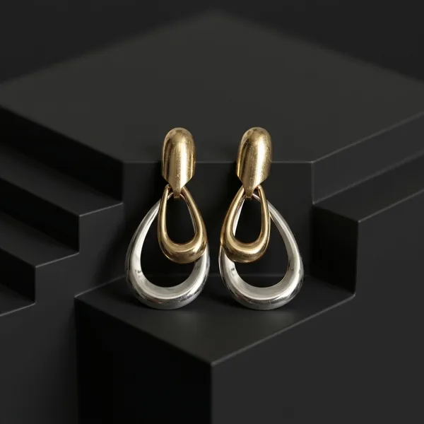 Two-Tone_Geometric_Drop_Earrings