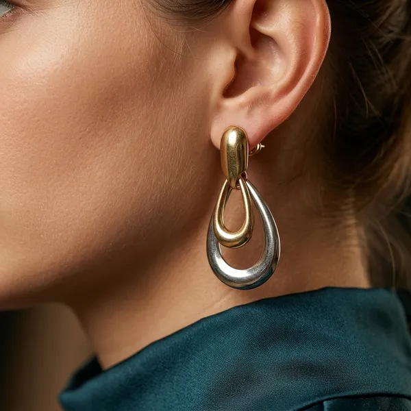 Two-Tone_Geometric_Drop_Earrings