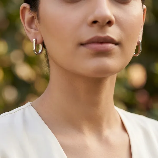 Minimalist_Sleek_Silver_U-Shape_Huggie_Pair_Of_Earrings