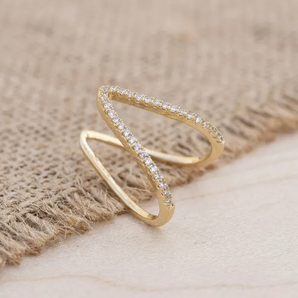 Nimi_House_Celeste_Crystal_Crossover_Gold_Ring_For_Women