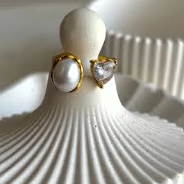 Elegant_Pearl_And_Heart_Open_Wrap_Ring_-_Size_6