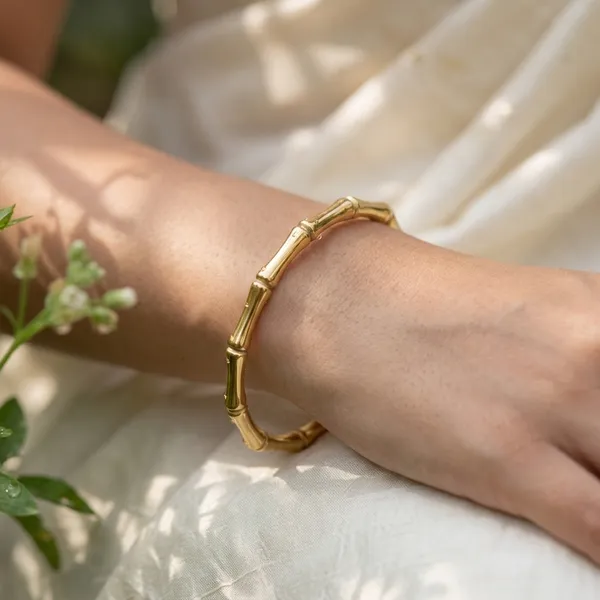 Luxury_Gold_Bamboo_Stretch_Bracelet_for_Women_|_Minimalist_Stackable_Bangle_Jewelry