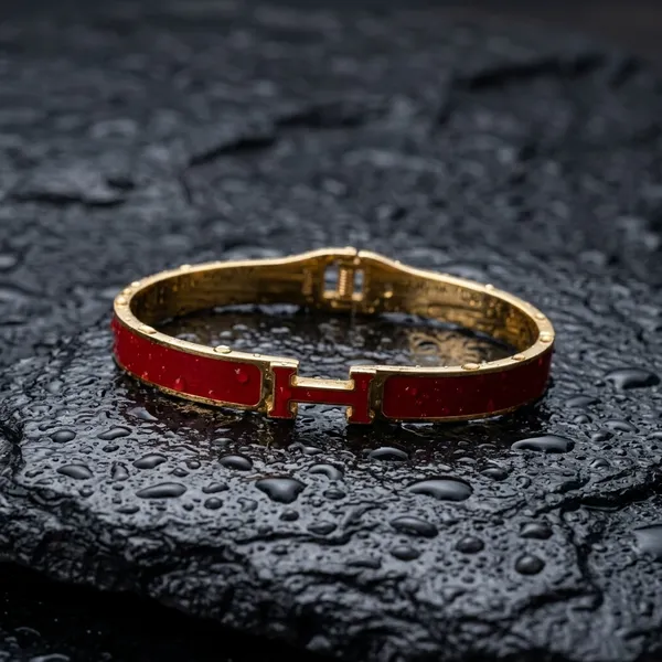 Chic_Red_Enamel_H-Bracelet