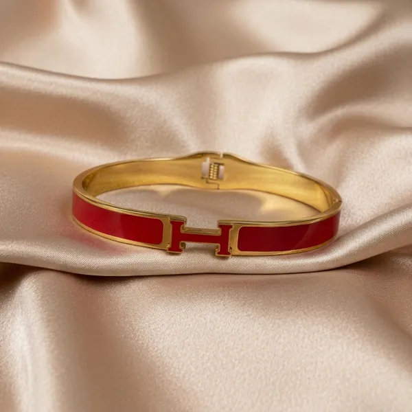 Chic_Red_Enamel_H-Bracelet