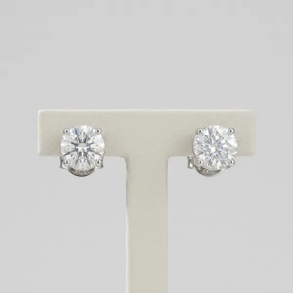 Silver_Diamond_Stud_Earring