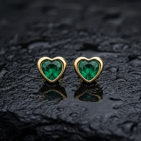 Radiant_Emerald-Green_Heart_Gold-Toned_Pair_Of_Earrings