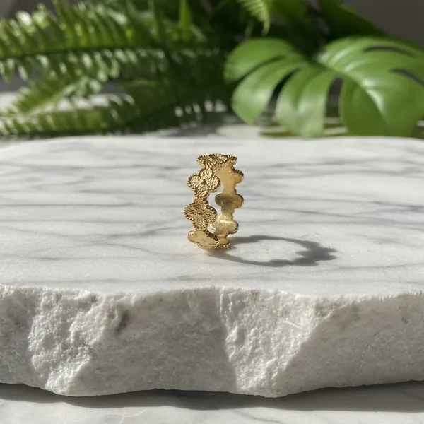 Golden_Scalloped_Eternity_Ring