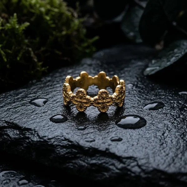 Golden_Scalloped_Eternity_Ring