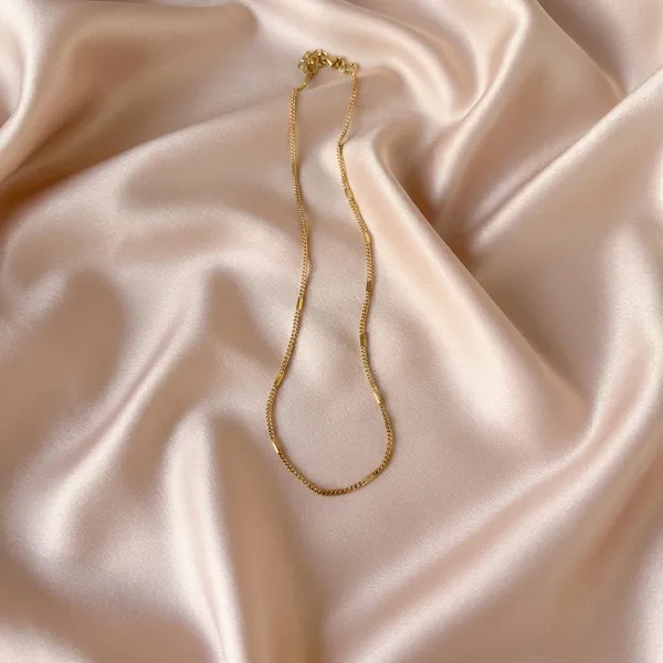 Minimalist_Gold_Bar_Link_Chain