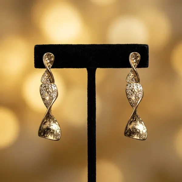 Golden_Textured_Twisted_Earrings