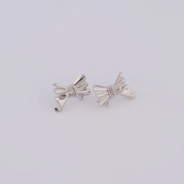 Sculptural_Silver_Bow_Earrings_Hoops