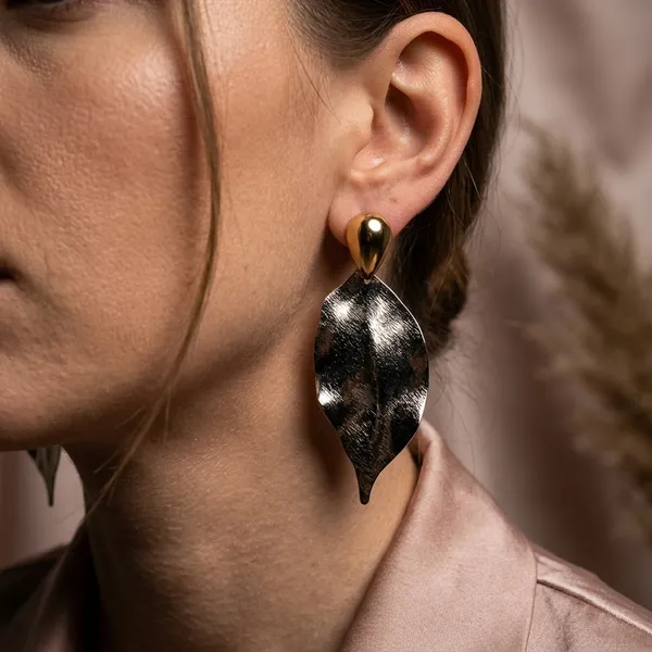 Luxe_Metallic_Leaf_Earrings
