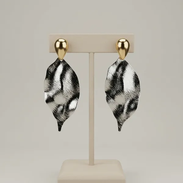 Luxe_Metallic_Leaf_Earrings