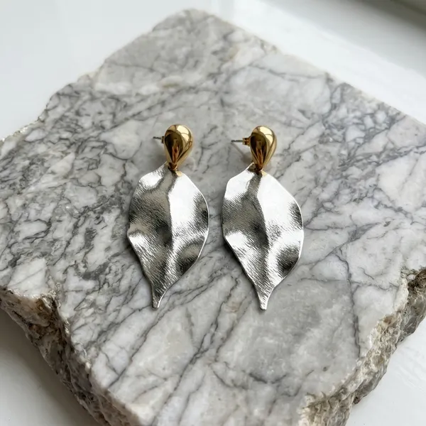 Luxe_Metallic_Leaf_Earrings