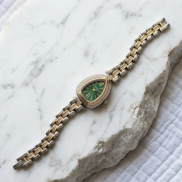Nimi_House_Emerald_Dual_Tone_Crystal_Bracelet_Watch_For_Women