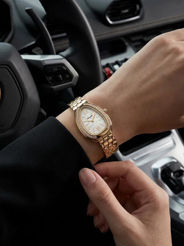 Neofashy_Imperial_Oval_Crystal_Gold_Bracelet_Watch_for_Women