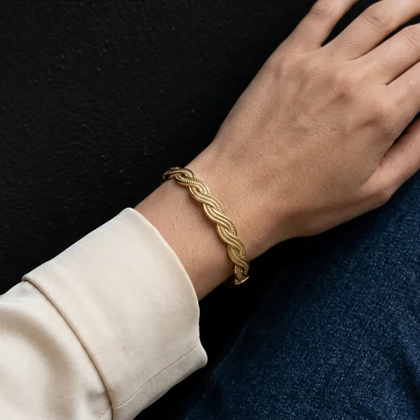 Braided_Gold_Bangle_Bracelet