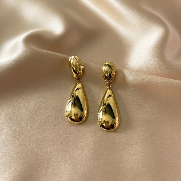 Gilded_Fluidity_Teardrop_Earrings