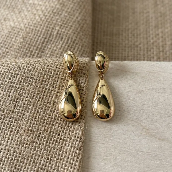 Gilded_Fluidity_Teardrop_Earrings