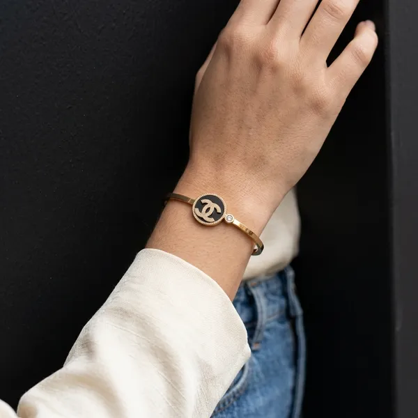 Chic_Logo_Bangle_Bracelet