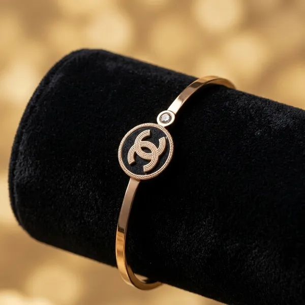 Chic_Logo_Bangle_Bracelet