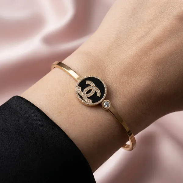 Chic_Logo_Bangle_Bracelet