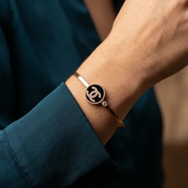 Chic_Logo_Bangle_Bracelet