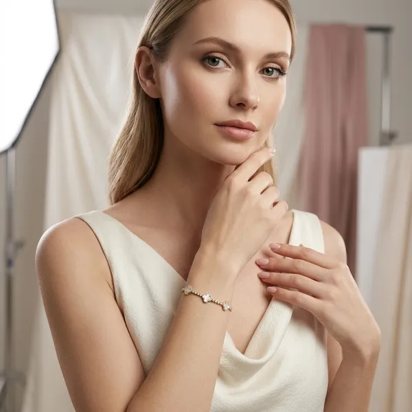Golden_Clover_Radiance_Bracelet