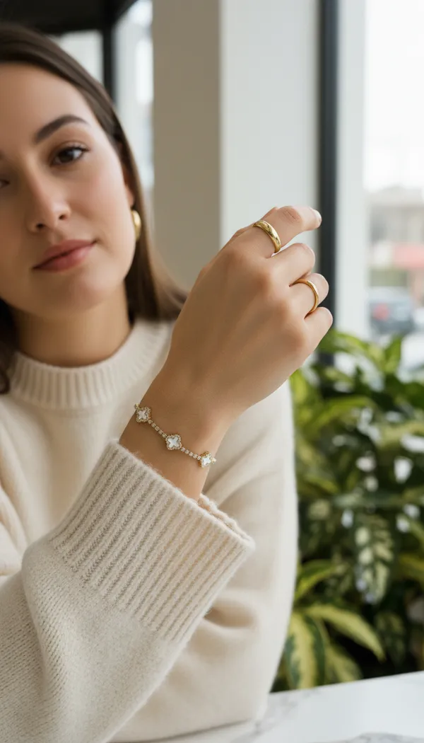 Golden_Clover_Radiance_Bracelet