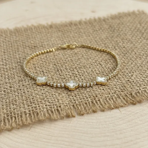 Golden_Clover_Radiance_Bracelet