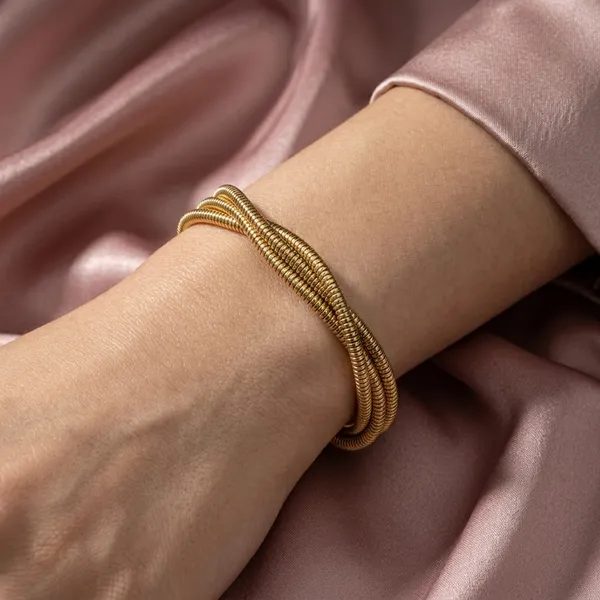 Twisted_Ribbed_Statement_Bracelet
